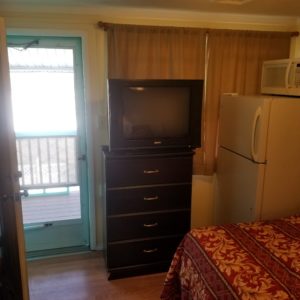 1 Queen Bed, Private Entrance, Private Bathroom, Wi-Fi, Cable TV, Full Size Refrigerator With Top Freezer, Microwave